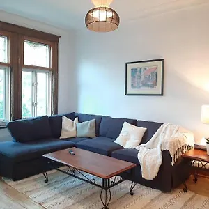 Apartment Big 3br At Olympic Stadium At Pie-ix Metro Station, Montreal