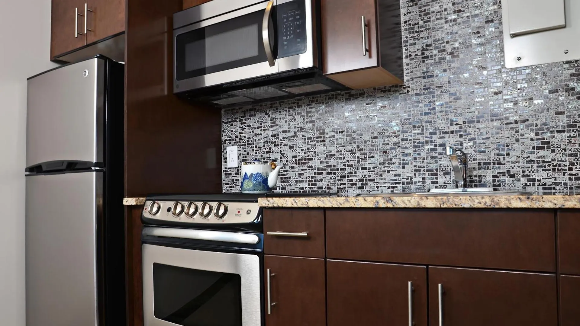 Cjour Apartments Montreal